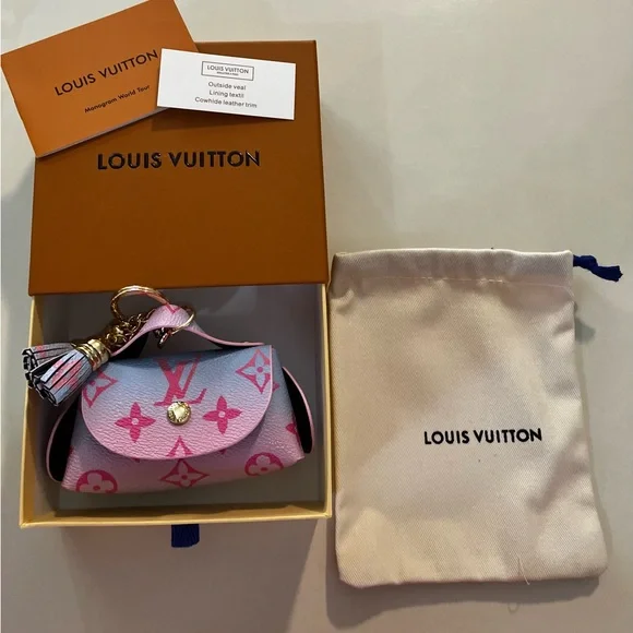 Pink Monogram Key Pouch/key chain- stamped on clasps- FULL INCLUSION- New - Picture 3 of 11